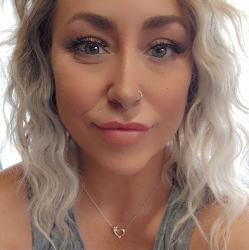 Meet your Posher, Stephanie
